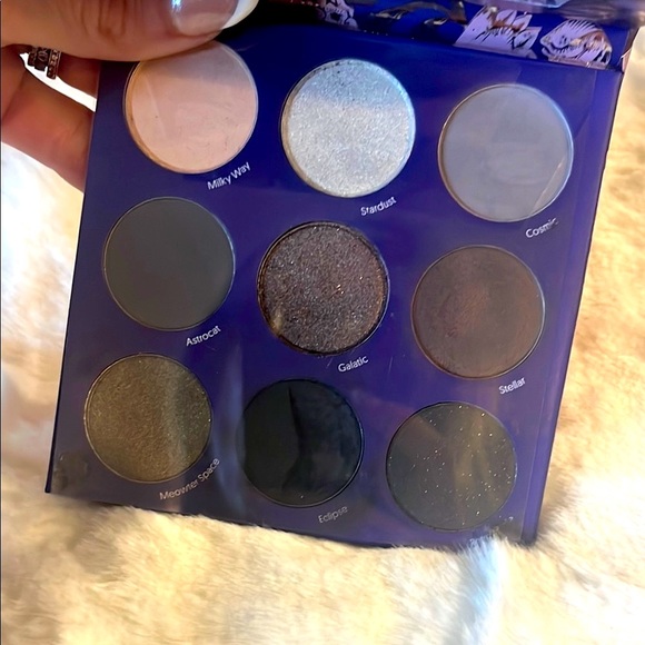 New in Box WINKY LUX Galaxy Kitten Eyeshadow Palette - Read Description - Picture 6 of 6